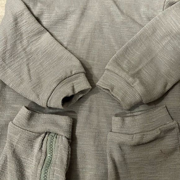 Baby Bunny Ear Zip Coverall Romper - Picture 10 of 10